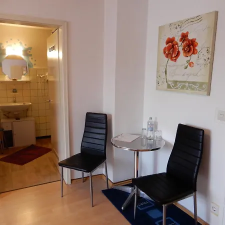 Schone Aussicht Pensión Rheinstetten